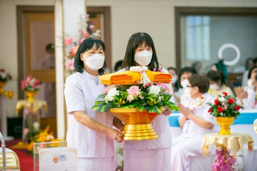 ภาพ No.38601:พิธีทอดกฐินบรมจักรพรรดิ บูชาธรรมพระมงคลเทพมุนี ณ วัดพระธรรมกายออเรกอน