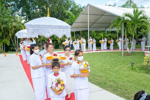 ภาพ No.38540:พิธีทอดกฐินสามัคคีสร้างทุกสิ่ง ณ วัดพระธรรมกายปาล์มบีช