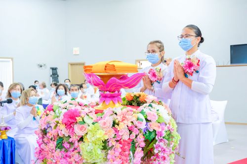 ภาพ No.38570:พิธีทอดกฐินธรรมชัย สร้างทุกสิ่ง ณ วัดพระธรรมกายมินเนโซตา