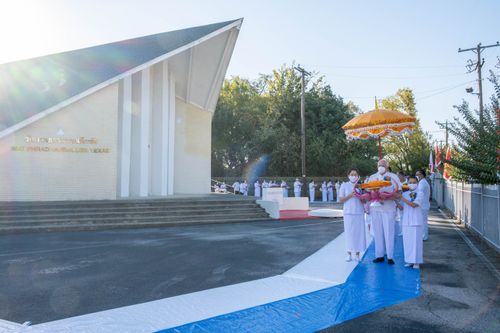 ภาพ No.38624:พิธีทอดกฐินสามัคคีเพื่อการเผยแผ่วิชชาธรรมกายและมหาปฏิสังขรณ์ วัดพระธรรมกายเท็กซัส