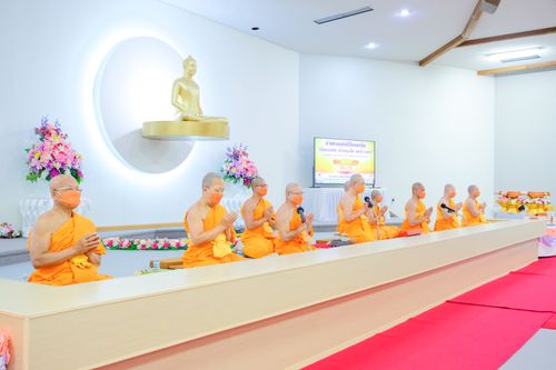 ภาพ No.38573:พิธีทอดกฐินธรรมชัย สร้างทุกสิ่ง ณ วัดพระธรรมกายมินเนโซตา
