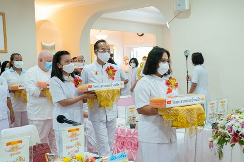 ภาพ No.38547:พิธีทอดกฐินสามัคคีสร้างทุกสิ่ง ณ วัดพระธรรมกายปาล์มบีช