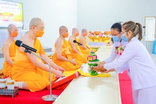 ภาพ No.38576:พิธีทอดกฐินธรรมชัย สร้างทุกสิ่ง ณ วัดพระธรรมกายมินเนโซตา
