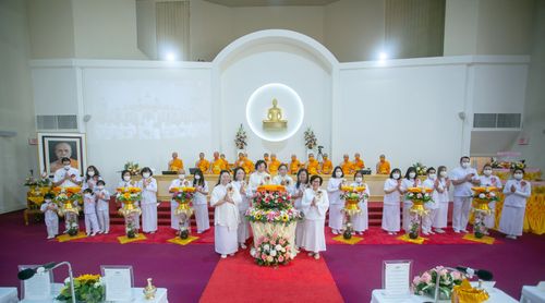 ภาพ No.38605:พิธีทอดกฐินบรมจักรพรรดิ บูชาธรรมพระมงคลเทพมุนี ณ วัดพระธรรมกายออเรกอน