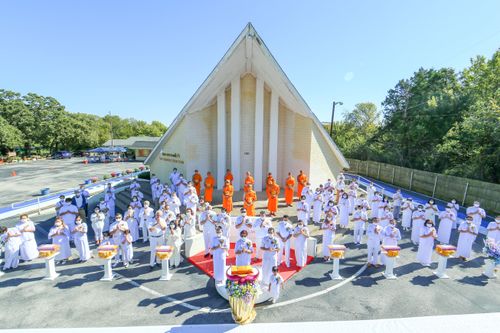 ภาพ No.38630:พิธีทอดกฐินสามัคคีเพื่อการเผยแผ่วิชชาธรรมกายและมหาปฏิสังขรณ์ วัดพระธรรมกายเท็กซัส