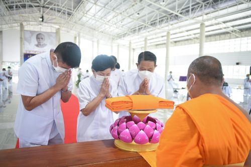 ภาพ No.37572:พิธีทอดกฐินสามัคคี ณ ธุดงคสถานนครสวรรค์