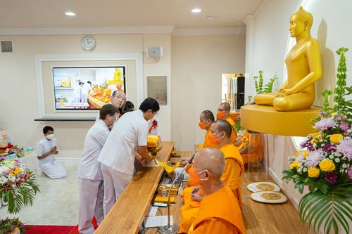 ภาพ No.38545:พิธีทอดกฐินสามัคคีสร้างทุกสิ่ง ณ วัดพระธรรมกายปาล์มบีช