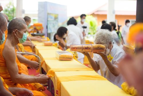 ภาพ No.37766:พิธีทอดกฐินสามัคคีศูนย์อบรมเยาวชนบางปะหัน 