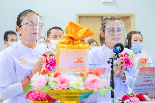 ภาพ No.38579:พิธีทอดกฐินธรรมชัย สร้างทุกสิ่ง ณ วัดพระธรรมกายมินเนโซตา