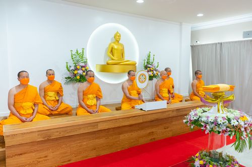 ภาพ No.38551:พิธีทอดกฐินสามัคคีสร้างทุกสิ่ง ณ วัดพระธรรมกายปาล์มบีช