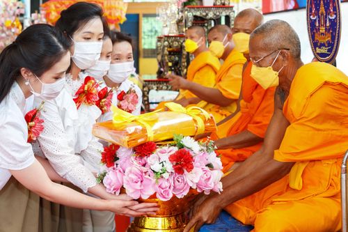 ภาพ No.37594:พิธีทอดกฐินสามัคดี ณ วัดมงคลพุการาม