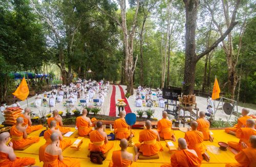 ภาพ No.37508:พิธีทอดกฐินนานาชาติสามัคคี ณ ธรรมสถานนานาชาติป่าแป๋