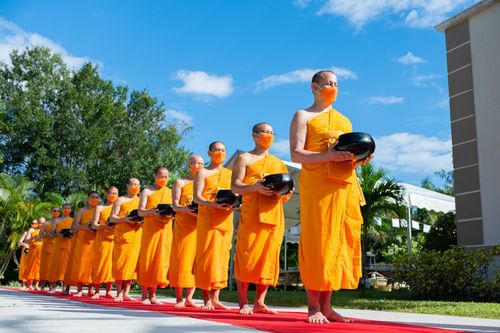 ภาพ No.38556:พิธีทอดกฐินสามัคคีสร้างทุกสิ่ง ณ วัดพระธรรมกายปาล์มบีช