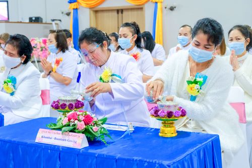 ภาพ No.38583:พิธีทอดกฐินธรรมชัย สร้างทุกสิ่ง ณ วัดพระธรรมกายมินเนโซตา