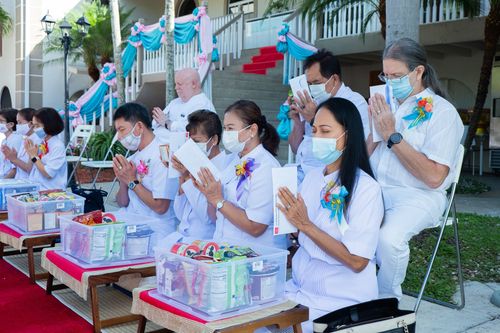 ภาพ No.38550:พิธีทอดกฐินสามัคคีสร้างทุกสิ่ง ณ วัดพระธรรมกายปาล์มบีช