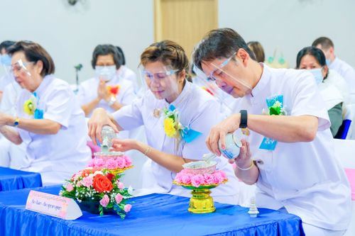 ภาพ No.38585:พิธีทอดกฐินธรรมชัย สร้างทุกสิ่ง ณ วัดพระธรรมกายมินเนโซตา