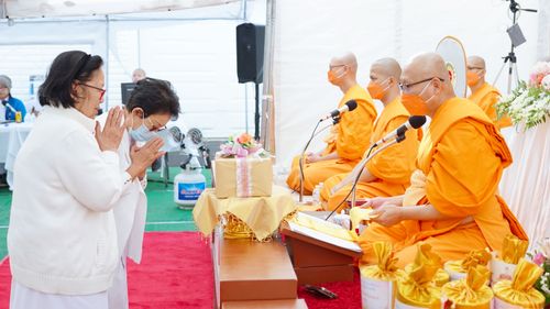 ภาพ No.38840:พิธีทอดกฐินสามัคคี สร้างทุกสิ่ง วัดพระธรรมกายนิวเจอร์ซี