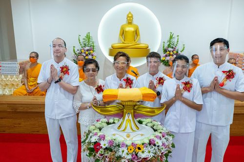 ภาพ No.38555:พิธีทอดกฐินสามัคคีสร้างทุกสิ่ง ณ วัดพระธรรมกายปาล์มบีช