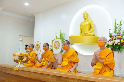 ภาพ No.38560:พิธีทอดกฐินสามัคคีสร้างทุกสิ่ง ณ วัดพระธรรมกายปาล์มบีช