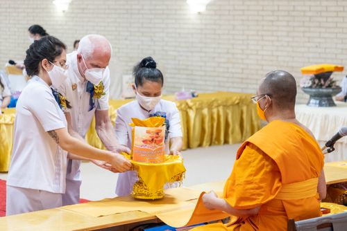 ภาพ No.38649:พิธีทอดกฐินสามัคคีเพื่อการเผยแผ่วิชชาธรรมกายและมหาปฏิสังขรณ์ วัดพระธรรมกายเท็กซัส