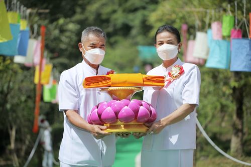 ภาพ No.38082:พิธีทอดกฐินสามัคคีเพื่อสร้างทุกสิ่ง ณ ศูนย์ปฏิบัติธรรมธุดงคสถานพรรัตนะ