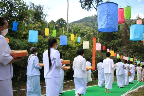 ภาพ No.38077:พิธีทอดกฐินสามัคคีเพื่อสร้างทุกสิ่ง ณ ศูนย์ปฏิบัติธรรมธุดงคสถานพรรัตนะ