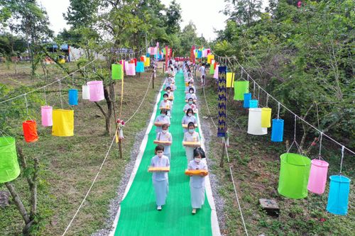 ภาพ No.38079:พิธีทอดกฐินสามัคคีเพื่อสร้างทุกสิ่ง ณ ศูนย์ปฏิบัติธรรมธุดงคสถานพรรัตนะ