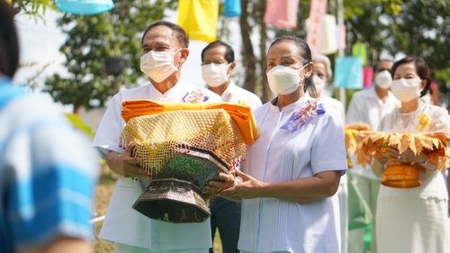 ภาพ No.38084:พิธีทอดกฐินสามัคคีเพื่อสร้างทุกสิ่ง ณ ศูนย์ปฏิบัติธรรมธุดงคสถานพรรัตนะ