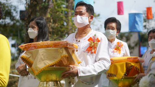 ภาพ No.38085:พิธีทอดกฐินสามัคคีเพื่อสร้างทุกสิ่ง ณ ศูนย์ปฏิบัติธรรมธุดงคสถานพรรัตนะ