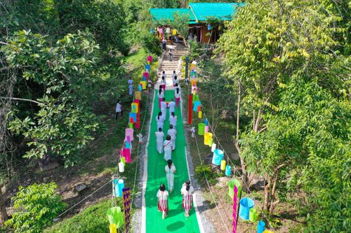 ภาพ No.38086:พิธีทอดกฐินสามัคคีเพื่อสร้างทุกสิ่ง ณ ศูนย์ปฏิบัติธรรมธุดงคสถานพรรัตนะ