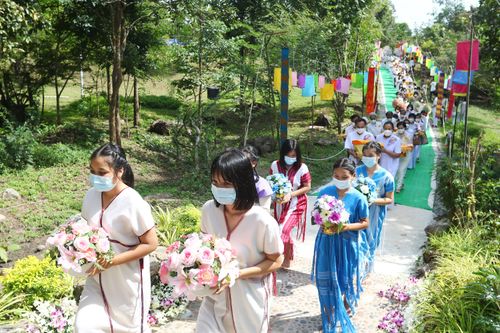 ภาพ No.38092:พิธีทอดกฐินสามัคคีเพื่อสร้างทุกสิ่ง ณ ศูนย์ปฏิบัติธรรมธุดงคสถานพรรัตนะ