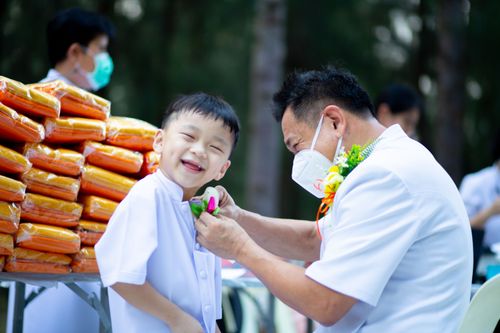 พิธีทอดกฐินบรมจักรพรรดิมหาสมบัติ ณ อนุสรณ์สถานมหาวิหารพระมงคลเทพมุนี