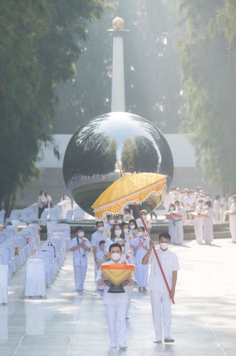 ภาพ No.38289:พิธีทอดกฐินบรมจักรพรรดิมหาสมบัติ ณ อนุสรณ์สถานมหาวิหารพระมงคลเทพมุนี