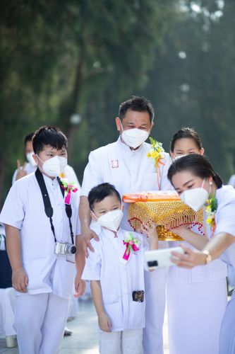 ภาพ No.38261:พิธีทอดกฐินบรมจักรพรรดิมหาสมบัติ ณ อนุสรณ์สถานมหาวิหารพระมงคลเทพมุนี