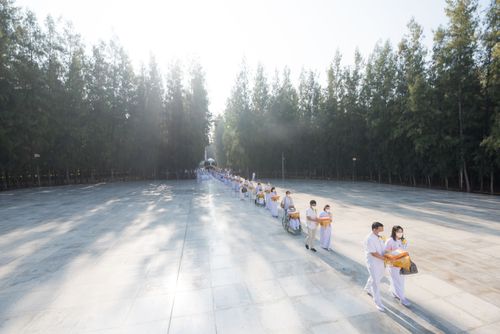 ภาพ No.38288:พิธีทอดกฐินบรมจักรพรรดิมหาสมบัติ ณ อนุสรณ์สถานมหาวิหารพระมงคลเทพมุนี