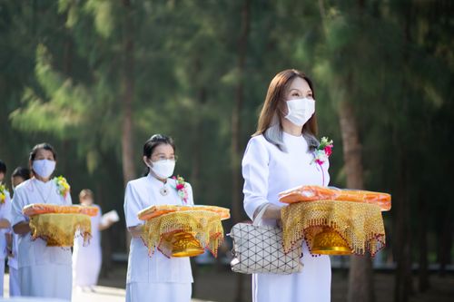 ภาพ No.38260:พิธีทอดกฐินบรมจักรพรรดิมหาสมบัติ ณ อนุสรณ์สถานมหาวิหารพระมงคลเทพมุนี