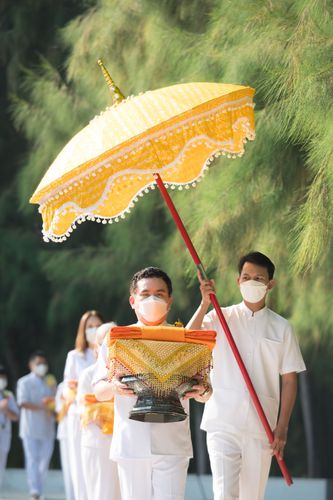 ภาพ No.38290:พิธีทอดกฐินบรมจักรพรรดิมหาสมบัติ ณ อนุสรณ์สถานมหาวิหารพระมงคลเทพมุนี