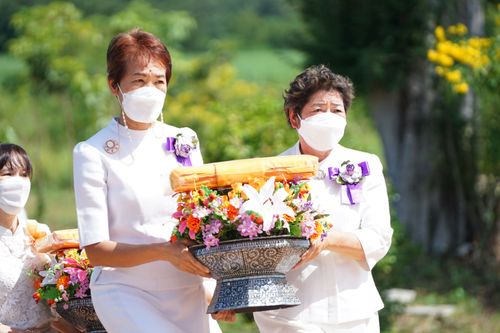 ภาพ No.38230:พิธีทอดกฐินสามัคคี “สร้างหอฉัน ครัวมหาทาน” ณ ศูนย์ปฏิบัติธรรมเพชรบูรณ์