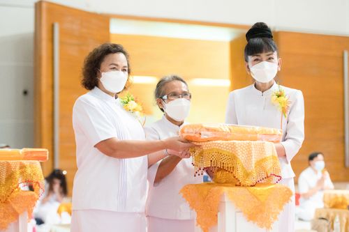 ภาพ No.38297:พิธีทอดกฐินบรมจักรพรรดิมหาสมบัติ ณ อนุสรณ์สถานมหาวิหารพระมงคลเทพมุนี