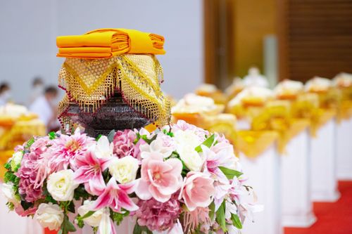 ภาพ No.38273:พิธีทอดกฐินบรมจักรพรรดิมหาสมบัติ ณ อนุสรณ์สถานมหาวิหารพระมงคลเทพมุนี