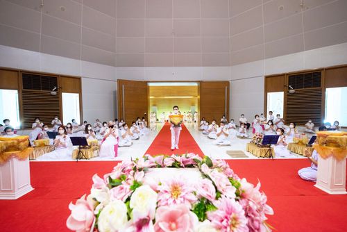 ภาพ No.38304:พิธีทอดกฐินบรมจักรพรรดิมหาสมบัติ ณ อนุสรณ์สถานมหาวิหารพระมงคลเทพมุนี