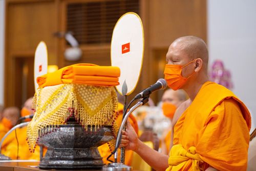 ภาพ No.38278:พิธีทอดกฐินบรมจักรพรรดิมหาสมบัติ ณ อนุสรณ์สถานมหาวิหารพระมงคลเทพมุนี