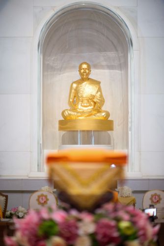 ภาพ No.38307:พิธีทอดกฐินบรมจักรพรรดิมหาสมบัติ ณ อนุสรณ์สถานมหาวิหารพระมงคลเทพมุนี