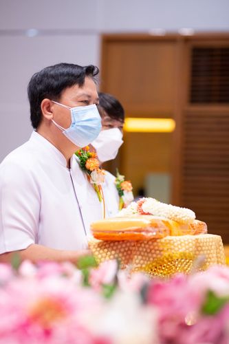 ภาพ No.38279:พิธีทอดกฐินบรมจักรพรรดิมหาสมบัติ ณ อนุสรณ์สถานมหาวิหารพระมงคลเทพมุนี