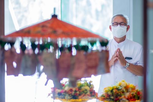 ภาพ No.38283:พิธีทอดกฐินบรมจักรพรรดิมหาสมบัติ ณ อนุสรณ์สถานมหาวิหารพระมงคลเทพมุนี