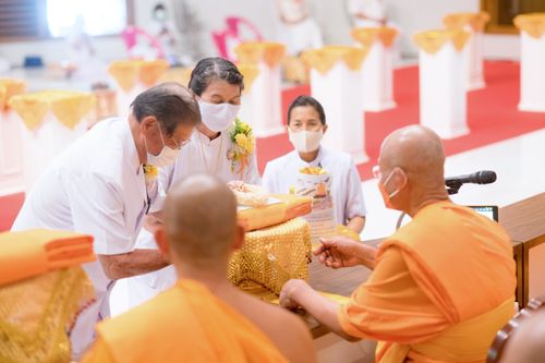 ภาพ No.38320:พิธีทอดกฐินบรมจักรพรรดิมหาสมบัติ ณ อนุสรณ์สถานมหาวิหารพระมงคลเทพมุนี