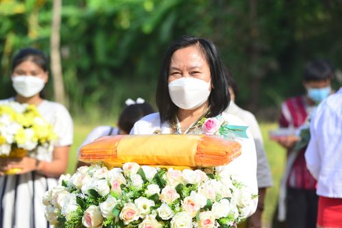 ภาพ No.39011:พิธีทอดกฐินเพื่อซื้อที่ดิน ศูนย์ฝึกอบรมเยาวชนสบเมย