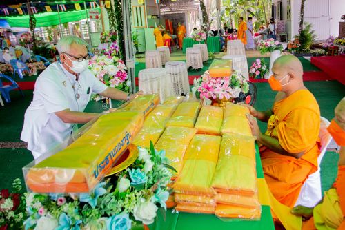 ภาพ No.38990:พิธีทอดกฐินสามัคคีสร้างทุกสิ่ง ณ ธุดงคสถานราชบุรี