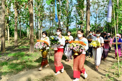 ภาพ No.39016:พิธีทอดกฐินเพื่อซื้อที่ดิน ศูนย์ฝึกอบรมเยาวชนสบเมย