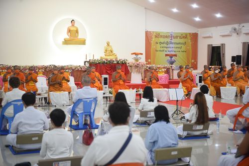ภาพ No.39049:พิธีสมโภชน์องค์กฐินและจุดโคมประทีป ณ ศูนย์ปฏิบัติธรรมสระบุรี